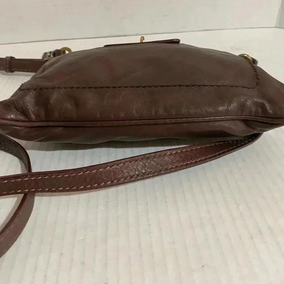 Marc By Marc Jacobs Brown distressed leather crossbody handbag - Picture 4 of 11